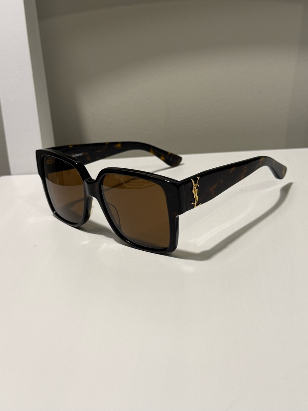 NEW! 💯 YSL Saint Laurent Women’s Logo Square Sunglasses in Tortoiseshell & Brown